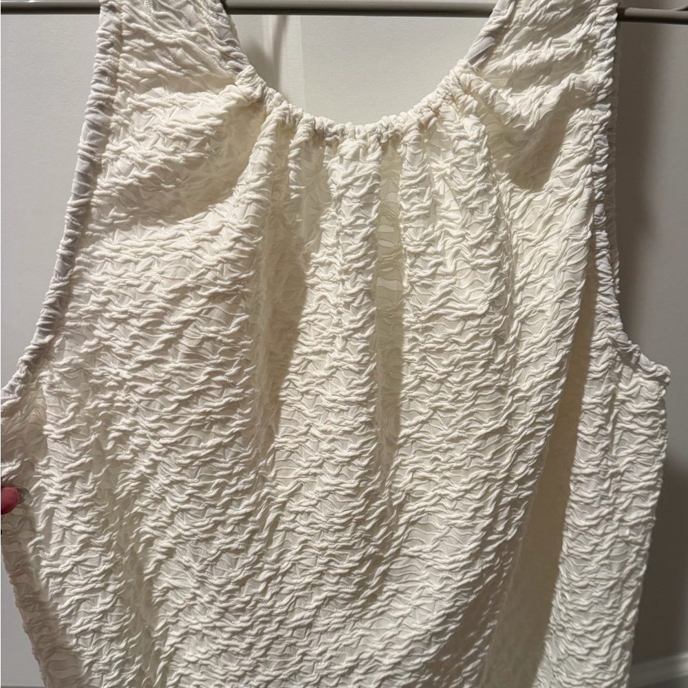 SHEIN Cream/White Textured Ruched Sleeveless Blouse. 👚💖